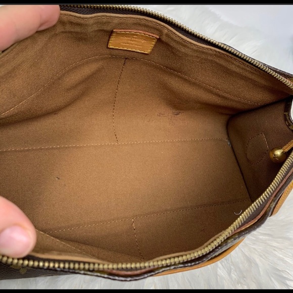 Authentic LOUIS VUITTON Popincourt Ron Long Strap - Picture 2 of 14